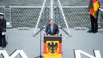 Ministerpräsident Armin Laschet nimmt an der Feier zur Indienststellung der Fregatte Nordrhein-Westfalen teil