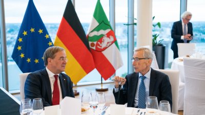 Nordrhein-Westfalen leuchtet: Zum 74. Landesgeburtstag erstrahlen historische Bauwerke in den Landesfarben