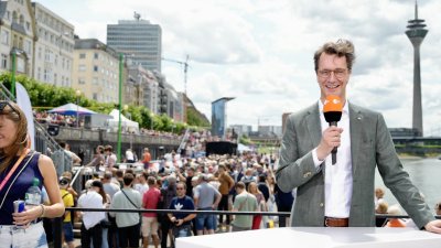 Ministerpräsident Hendrik Wüst besucht die FINALS in Düsseldorf