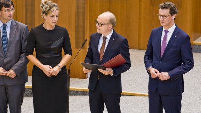 Vereidigung des neuen Landeskabinetts im Landtag Nordrhein-Westfalen