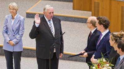 Vereidigung des neuen Landeskabinetts im Landtag Nordrhein-Westfalen