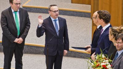 Vereidigung des neuen Landeskabinetts im Landtag Nordrhein-Westfalen