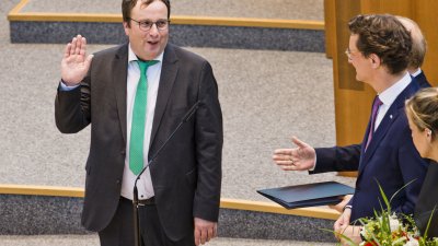 Vereidigung des neuen Landeskabinetts im Landtag Nordrhein-Westfalen