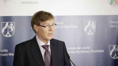 Ministerpräsident Hendrik Wüst dankt Staatsanwältinnen und Staatsanwälten für die innovative Arbeit im Bereich der Bekämpfung von Cyberkriminalität