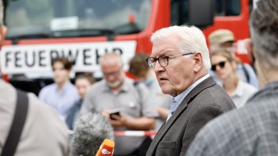 Bundespräsident Frank-Walter Steinmeier und Ministerpräsident Armin Laschet besuchen Erftstadt im Rhein-Erft-Kreis