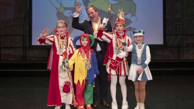 Ministerpräsident Armin Laschet empfängt die Kinderprinzenpaare und Kinderdreigestirne aus Nordrhein-Westfalen