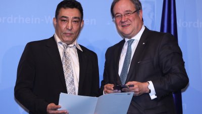 Rettungsmedaille des Landes Nordrhein-Westfalen an Ahmad Scherzai