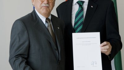  Professorentitel für Dr. Heinrich Breloer