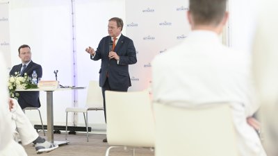 Ministerpräsident Armin Laschet und Bundesgesundheitsminister Jens Spahn besuchen das Bethanien-Krankenhaus in Moers