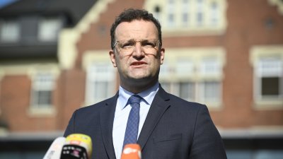 Ministerpräsident Armin Laschet und Bundesgesundheitsminister Jens Spahn besuchen das Bethanien-Krankenhaus in Moers