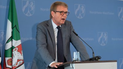 Das Land Nordrhein-Westfalen und die Deutsche Bahn AG unterzeichnen gemeinsame Vereinbarung für bessere Bahnanbindung des Rheinischen Reviers