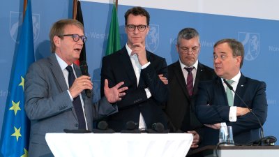 Das Land Nordrhein-Westfalen und die Deutsche Bahn AG unterzeichnen gemeinsame Vereinbarung für bessere Bahnanbindung des Rheinischen Reviers