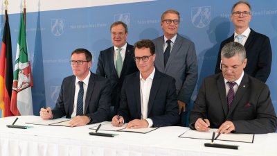 Das Land Nordrhein-Westfalen und die Deutsche Bahn AG unterzeichnen gemeinsame Vereinbarung für bessere Bahnanbindung des Rheinischen Reviers