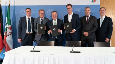 Das Land Nordrhein-Westfalen und die Deutsche Bahn AG unterzeichnen gemeinsame Vereinbarung für bessere Bahnanbindung des Rheinischen Reviers
