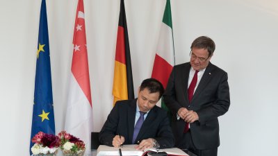 Ministerpräsident Armin Laschet empfängt den Botschafter der Republik Singapur, Laurence Bay Siow Hon