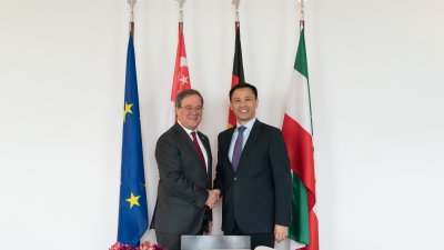 Ministerpräsident Armin Laschet empfängt den Botschafter der Republik Singapur, Laurence Bay Siow Hon