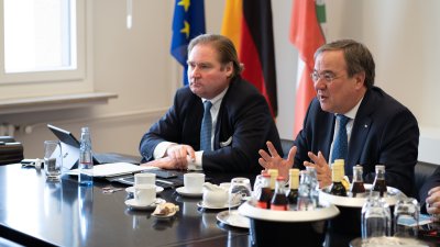 Wirtschaftsgipfel: Landesregierung sagt NRW-Rettungsschirm zu – Sondervermögen von 25 Milliarden Euro