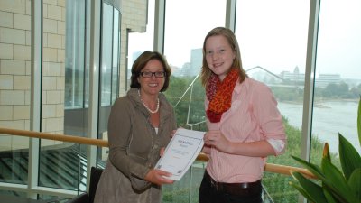 Übergabe #JUKON12-Bericht an Ministerin Schäfer