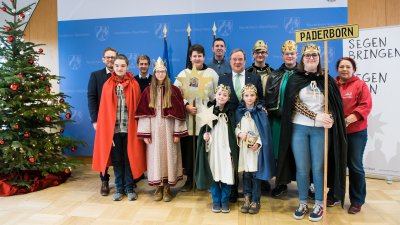 Der Ministerpräsident hat Sternsinger aus allen Diözesen zum Dreikönigssingen im Landeshaus empfangen