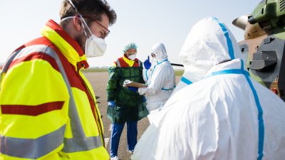 Corona-Patienten aus Frankreich werden nach Nordrhein-Westfalen geflogen