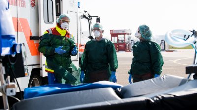 Corona-Patienten aus Frankreich werden nach Nordrhein-Westfalen geflogen