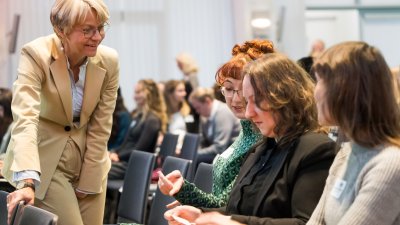 Ministerpräsident Wüst und Schulministerin Feller begrüßen neue Lehramtsanwärterinnen und Lehramtsanwärter