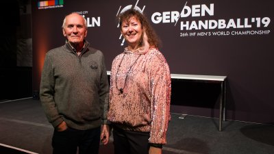 Staatssekretärin Andrea Milz mit Einem der Gewinner.