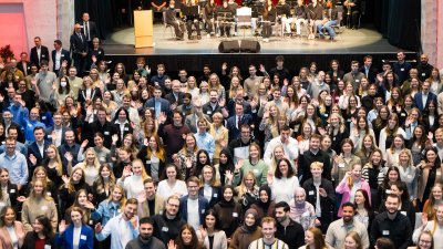 Ministerpräsident Wüst und Schulministerin Feller begrüßen neue Lehramtsanwärterinnen und Lehramtsanwärter