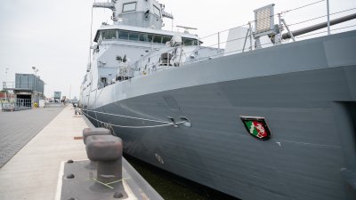 Ministerpräsident Armin Laschet nimmt an der Feier zur Indienststellung der Fregatte Nordrhein-Westfalen teil