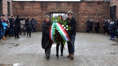 Auschwitz-Besuch von Ministerin Löhrmann