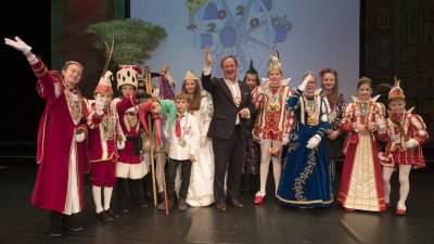 Ministerpräsident Armin Laschet empfängt die Kinderprinzenpaare und Kinderdreigestirne aus Nordrhein-Westfalen