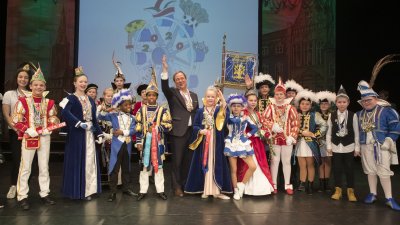 Ministerpräsident Armin Laschet empfängt die Kinderprinzenpaare und Kinderdreigestirne aus Nordrhein-Westfalen