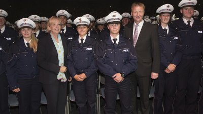 Gruppenfoto zur Vereidigung von 1.477 Polizistinnen und Polizisten