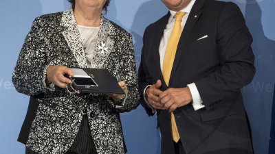 Verdienstorden des Landes Nordrhein-Westfalen an Bärbel Höhn, Staatsministerin a.D.
