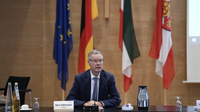 Ministerpräsident Armin Laschet und Gesundheitsminister Karl-Josef Laumann besuchen den Kreis Gütersloh