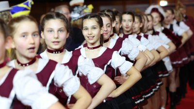 Ministerpräsident Hendrik Wüst empfängt die Kinderprinzenpaare und Kinderdreigestirne aus Nordrhein-Westfalen