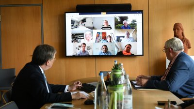 Ministerpräsident Armin Laschet und Gesundheitsminister Karl-Josef Laumann besuchen den Kreis Gütersloh