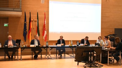 Ministerpräsident Armin Laschet und Gesundheitsminister Karl-Josef Laumann besuchen den Kreis Gütersloh