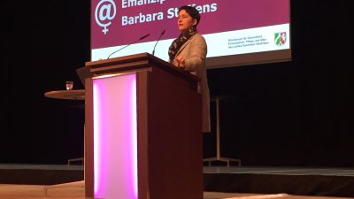 Ministerin Steffens: Online trifft Offline – Neue Chancen für den Feminismus