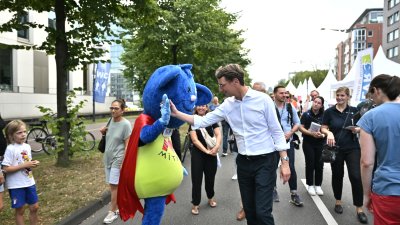 NRW-Tag: Rundgang des Ministerpräsidenten auf der Austellungsmeile im Rheinauhafen