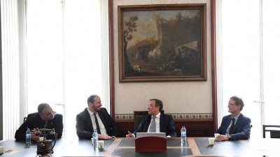 Der Kulturbevollmächtigte Ministerpräsident Armin Laschet besucht Frankreich