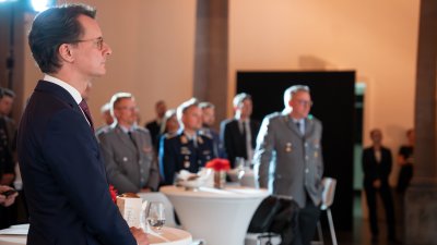 Ministerpräsident Wüst ehrt Soldatinnen und Soldaten der Bundeswehr und Repräsentanten der befreundeten Streitkräfte
