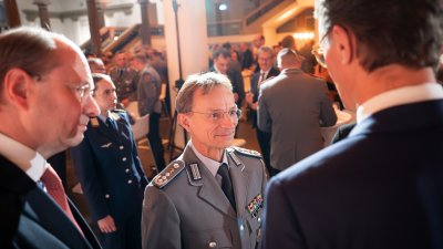 Ministerpräsident Wüst ehrt Soldatinnen und Soldaten der Bundeswehr und Repräsentanten der befreundeten Streitkräfte