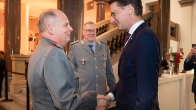 Ministerpräsident Wüst ehrt Soldatinnen und Soldaten der Bundeswehr und Repräsentanten der befreundeten Streitkräfte