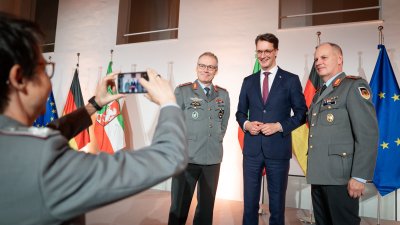 Ministerpräsident Wüst ehrt Soldatinnen und Soldaten der Bundeswehr und Repräsentanten der befreundeten Streitkräfte