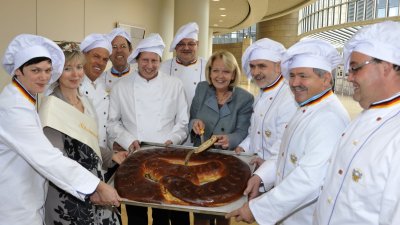 Übergabe der Neujahrsbrezel an Ministerpräsidentin Hannelore Kraft, 25.01.2012