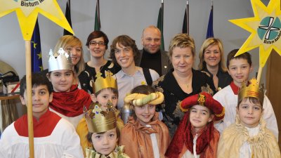 Stellvertretende Ministerpräsidentin Sylvia Löhrmann empfängt Sternsinger, 06.01.2012