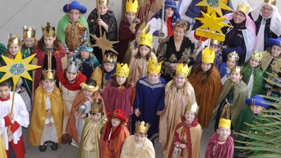 Stellvertretende Ministerpräsidentin Sylvia Löhrmann empfängt Sternsinger, 06.01.2012