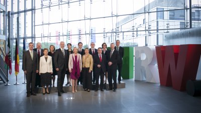 Das Bild zeigt das 2. Kabinett von Ministerpräsidentin Kraft.