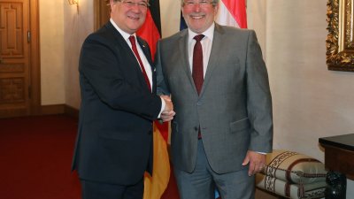 Ministerpräsident Armin Laschet besucht Luxemburg